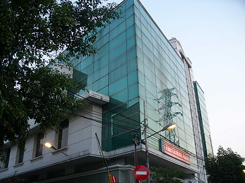 Gerai Toko Gunung Agung di Jl. Kwitang No. 6, Jakarta (Sumber: Wikipedia)