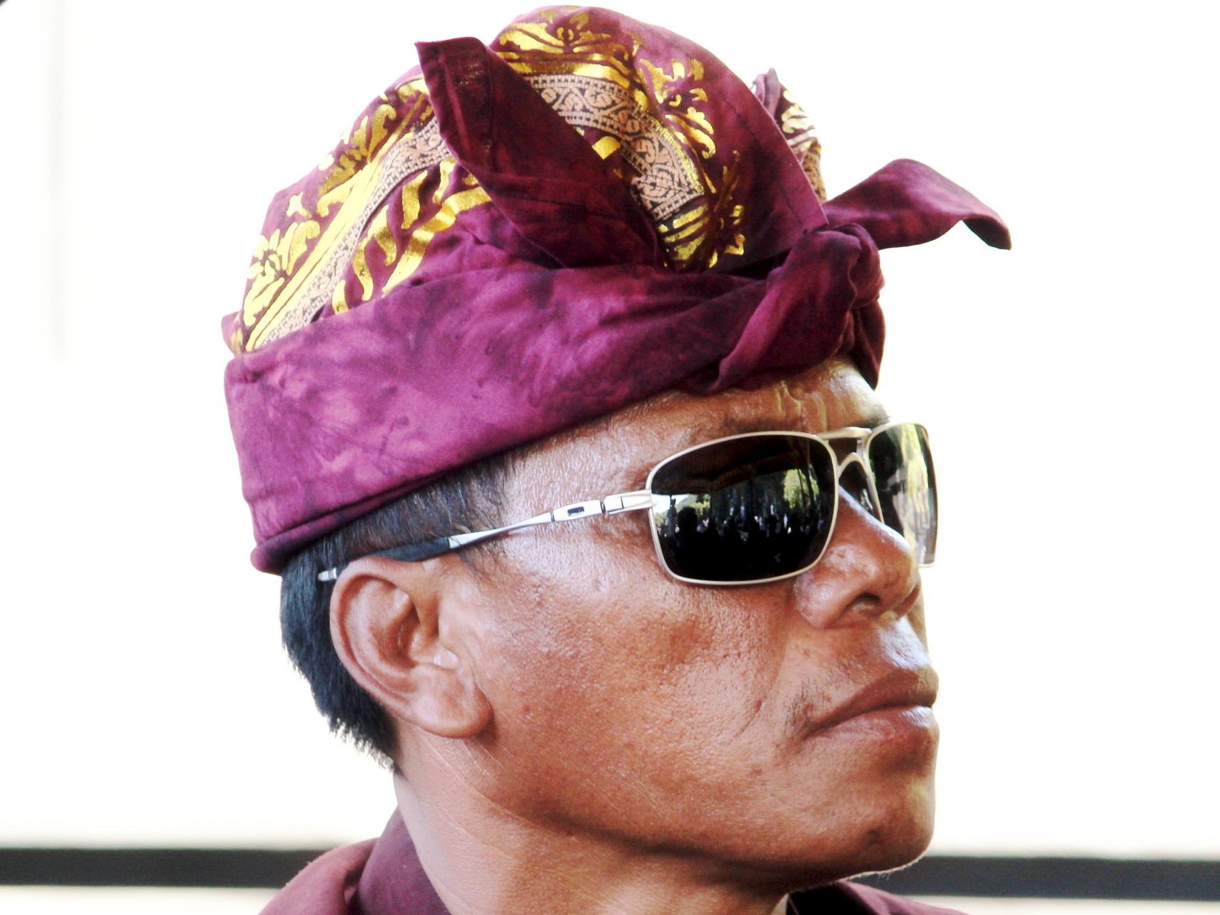 Potret Pria Menggunakan Udeng Bali | Sumber: Flickr @scinta1