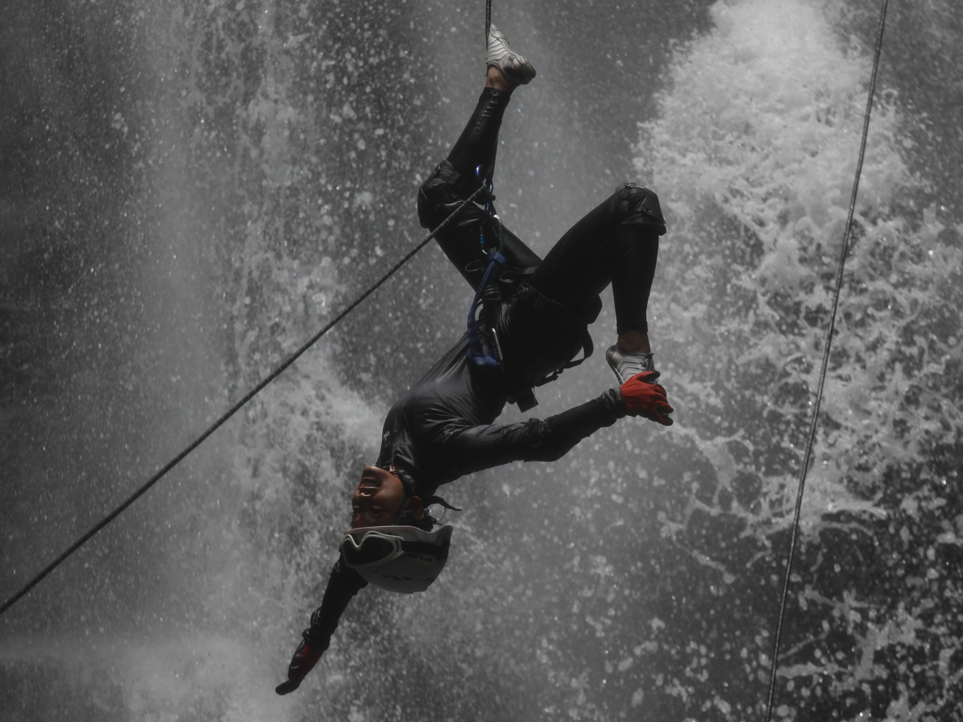 Aksi Canyoning Seru dan Menantang | Foto : dok. An Naba Cauzah