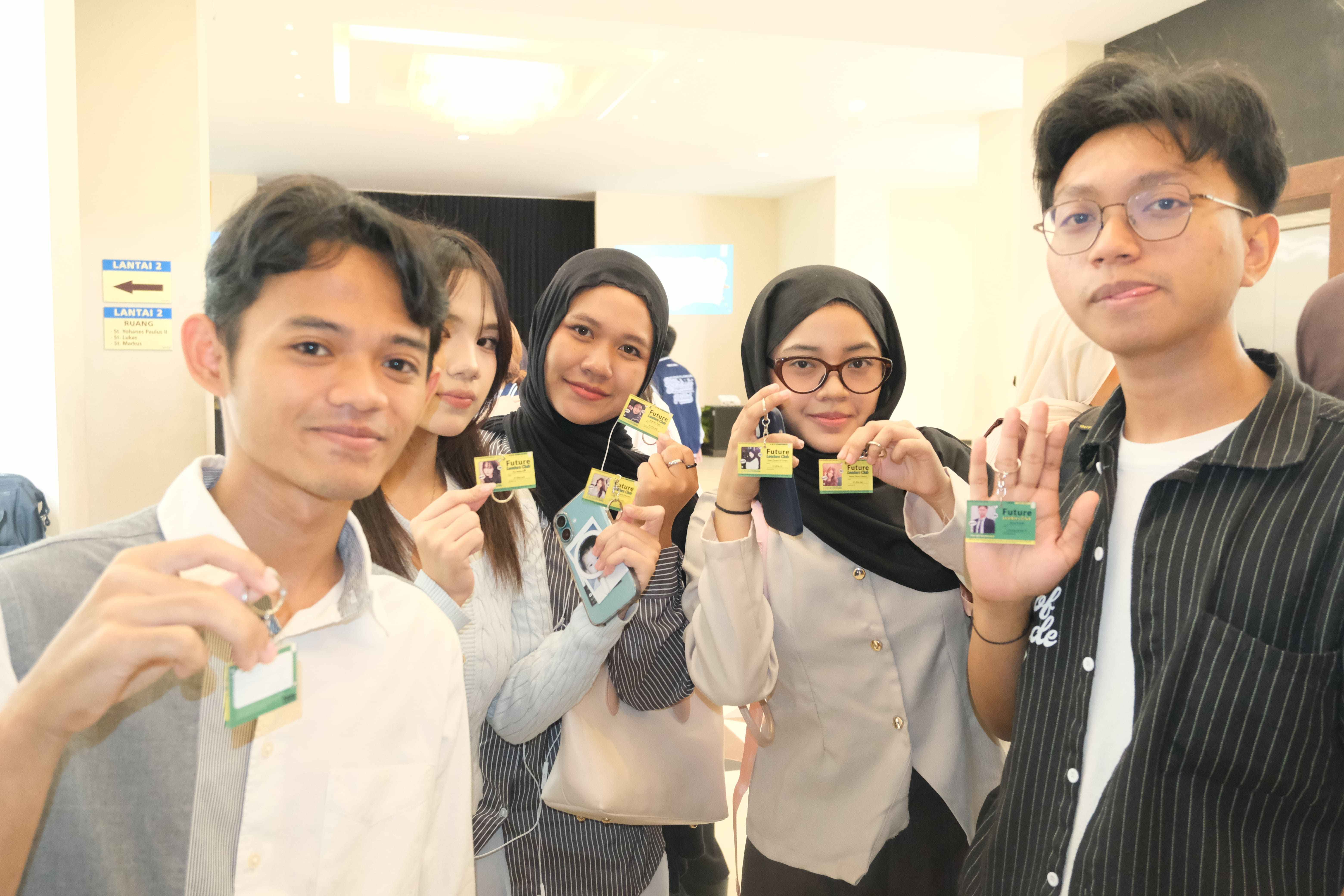 Delegates AFL Batch 9 Summer Peak 2026 menunjukkan antusiasme usai mengikuti sesi. (Sumber: Dokumentasi Pribadi)