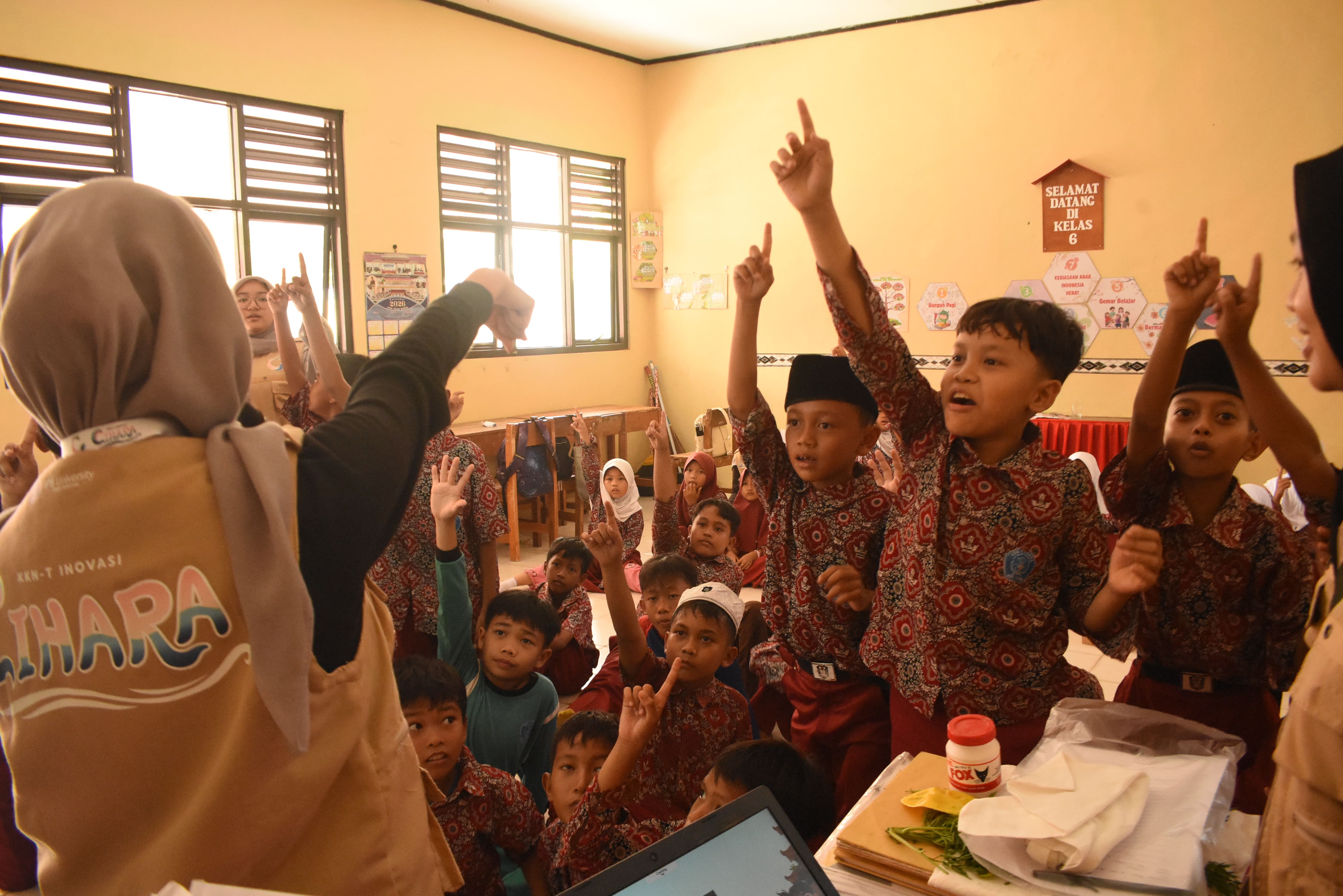 Pelaksanaan ecoprint (Sumber: Dokumentasi pribadi 2026)