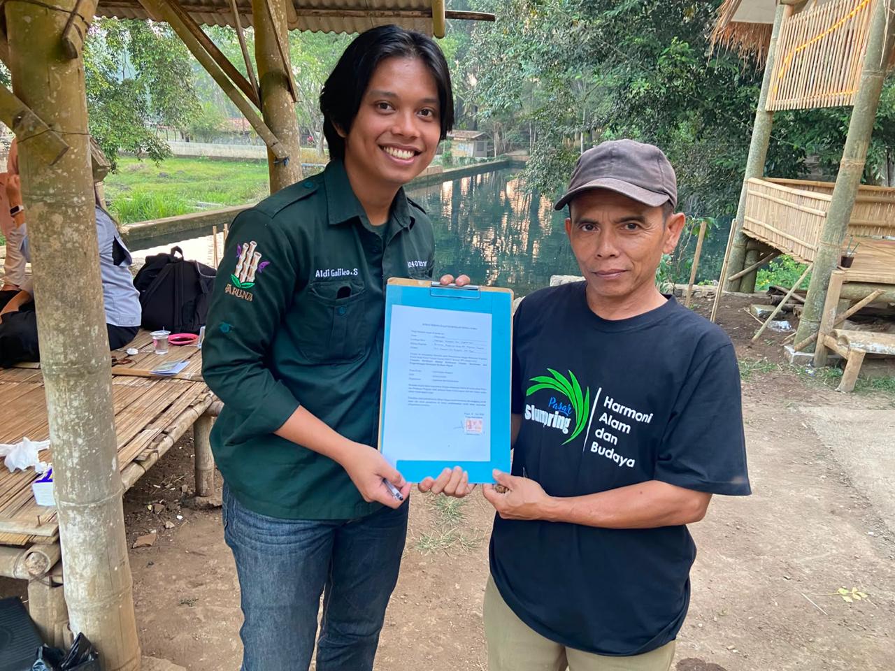 Penandatanganan Surat Mitra dengan Ketua Gapoktan Desa Cempaka