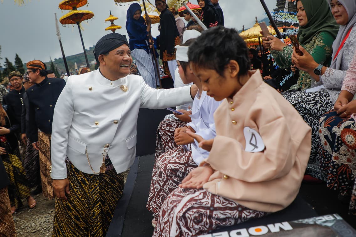 ruwatan, ruwatan rambut gimbal, ruwatan rambut dieng, ruwatan rambut gimbal dieng