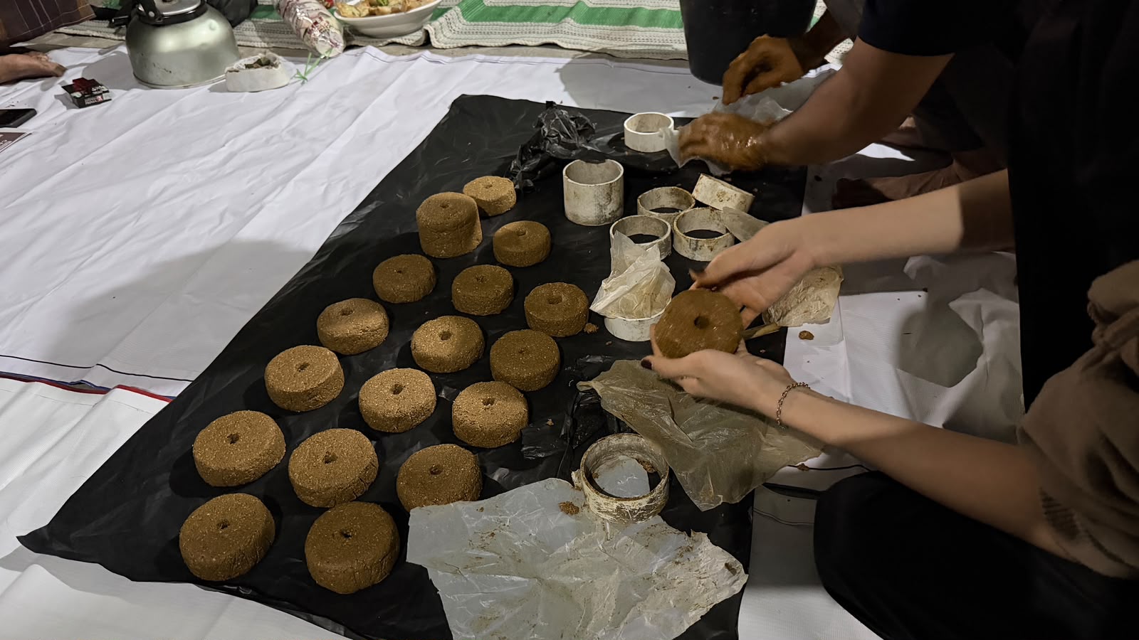 Proses Pencetakan Mineral Block