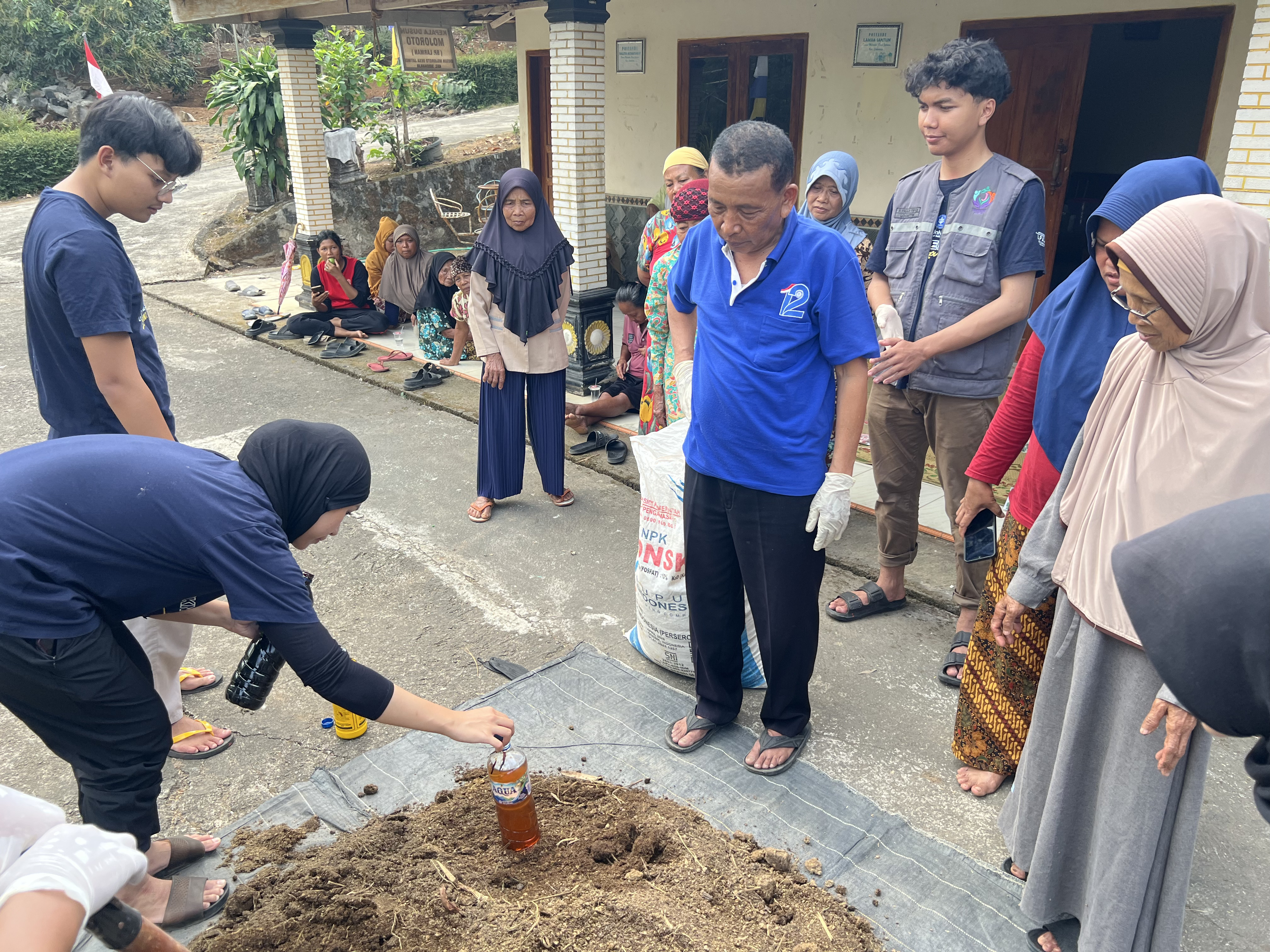 Pembuatan pupuk kandang dari limbah ternak