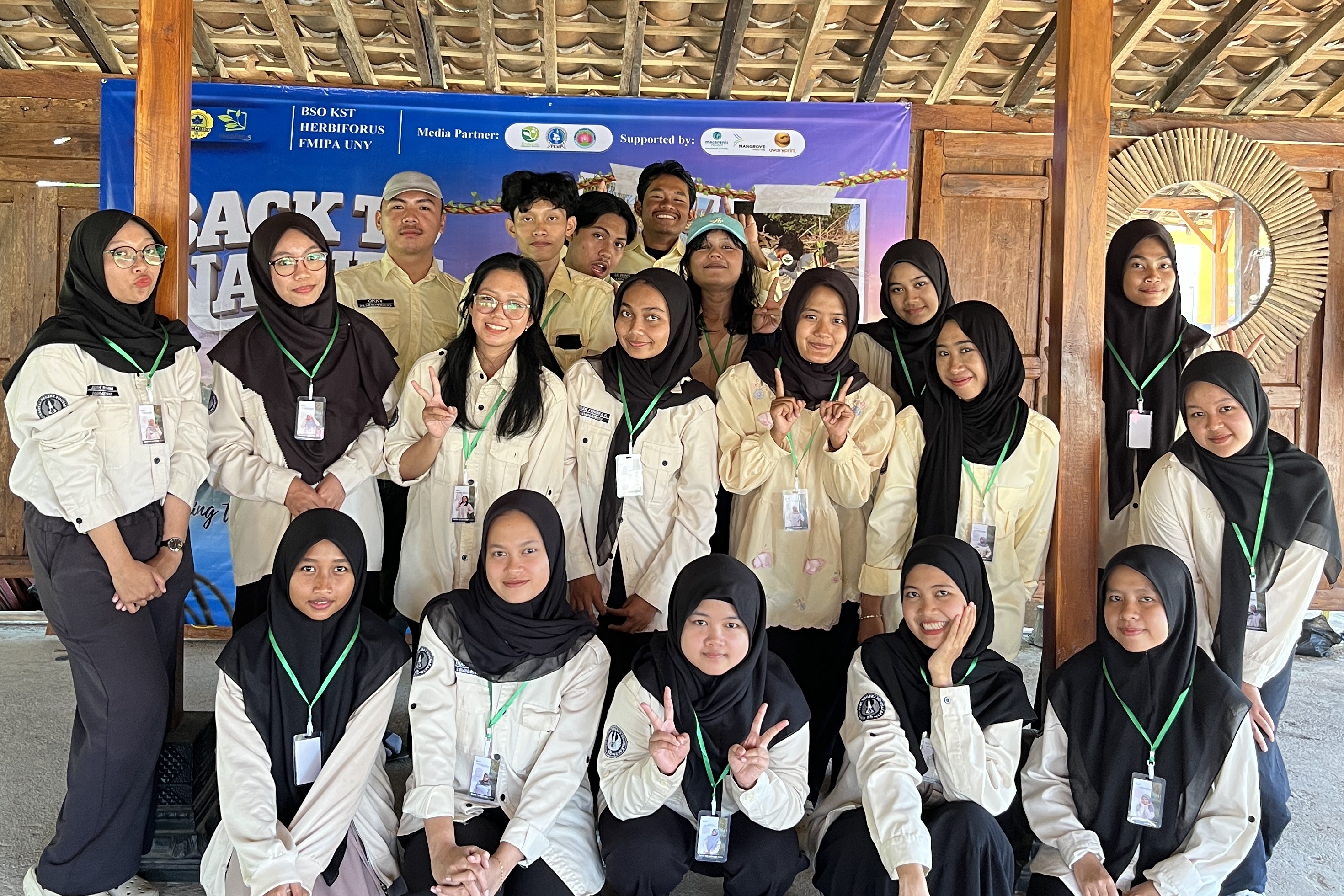 Kegiatan Penanaman Mangrove