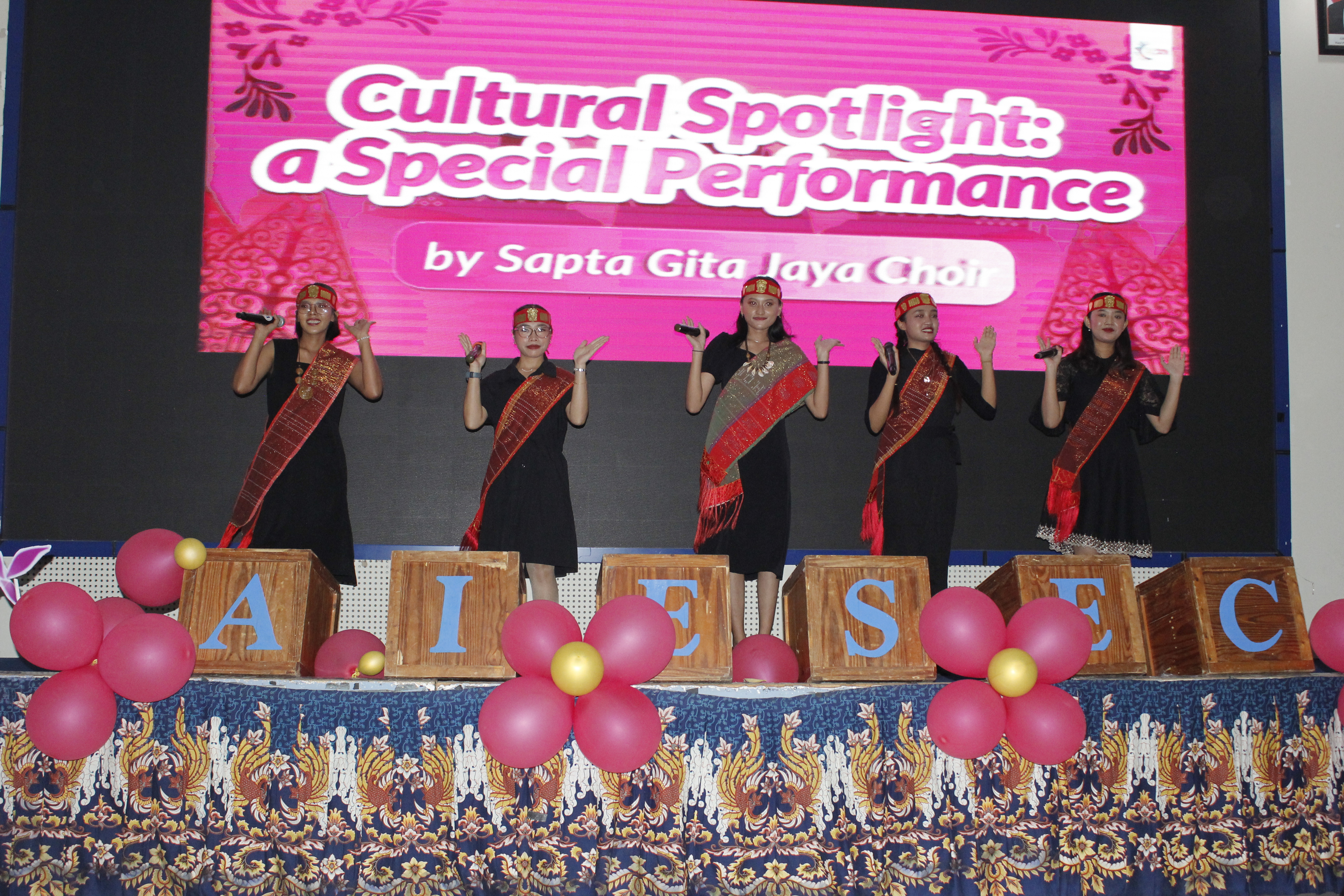 Special performance yang memperkenalkan kekayaan budaya Sumatra Utara melalui penampilan yang penuh warna dan makna.