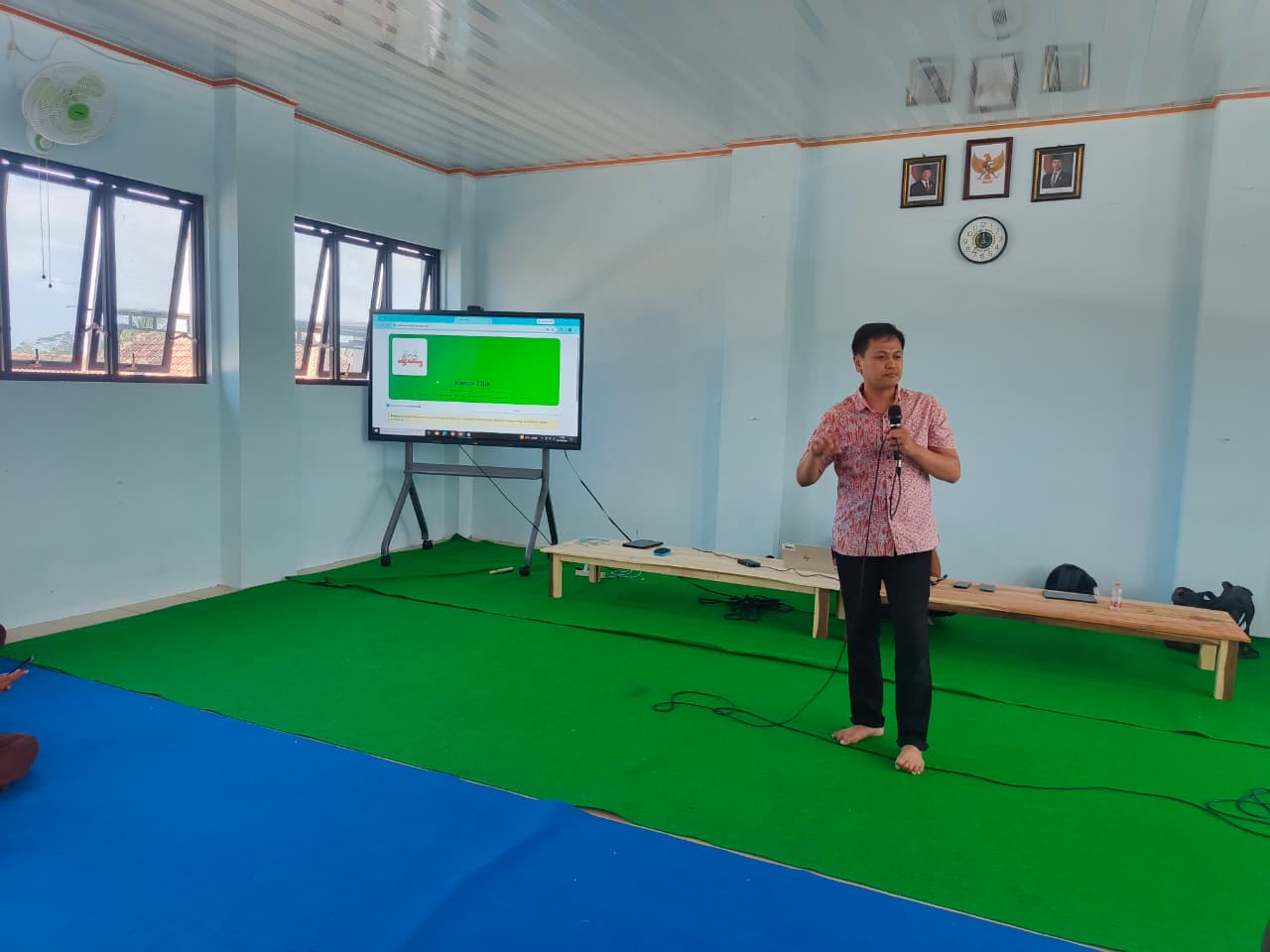 Pendampingan melalui teknologi oleh Bpk. Aviv (Sumber: Dok. Kanca Cilik)