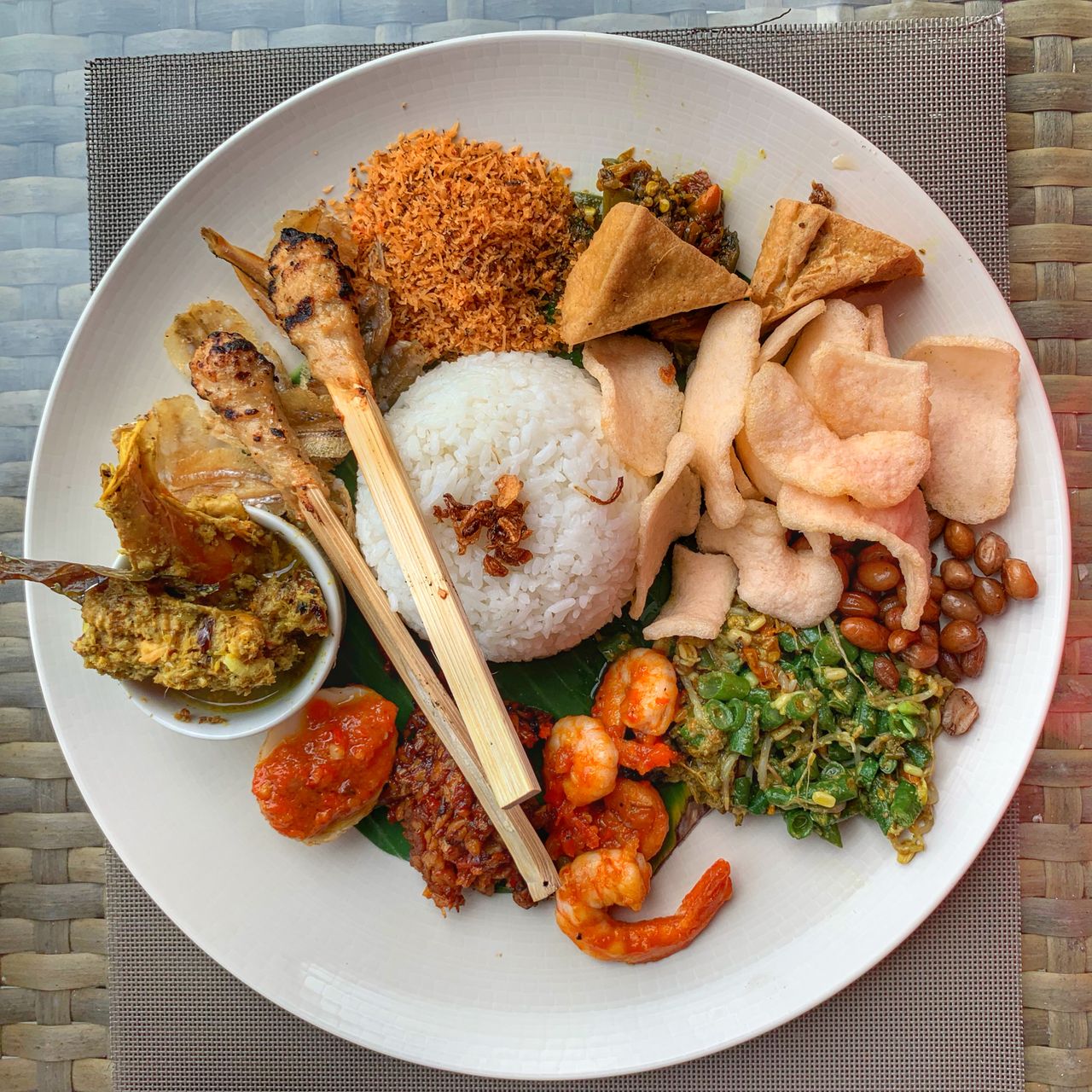 nasi campur, nasi campur bali, makanan khas bali, bali