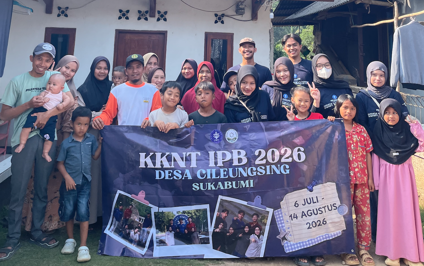 Dokumentasi bersama warga dusun 4 (Palasari)