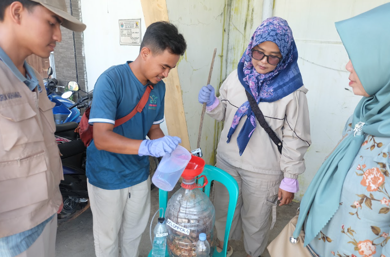 Praktik Pembuatan Pupuk Organik Cair