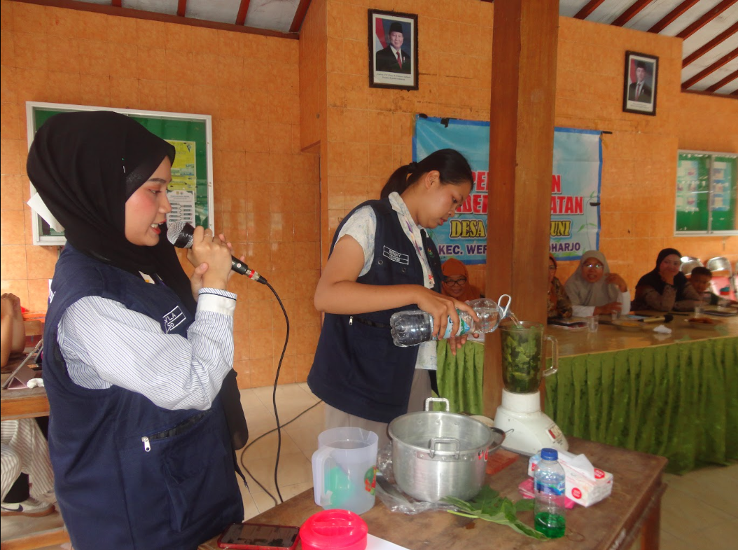 Sesi penyampaian materi PELITA untuk mengenalkan alternatif pengendalian hama tanaman (Sumber: Dokumentasi Pribadi)