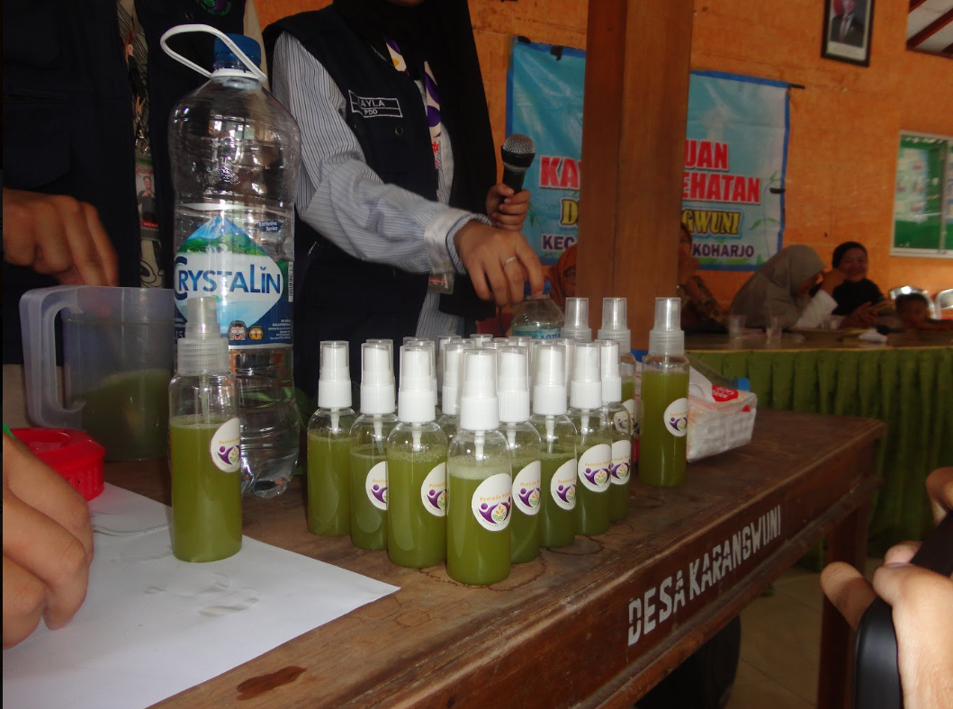 Produk pestisida nabati siap pakai yang dibagikan kepada Kader PKK Desa Karangwuni (Sumber: Dokumentasi Pribadi)