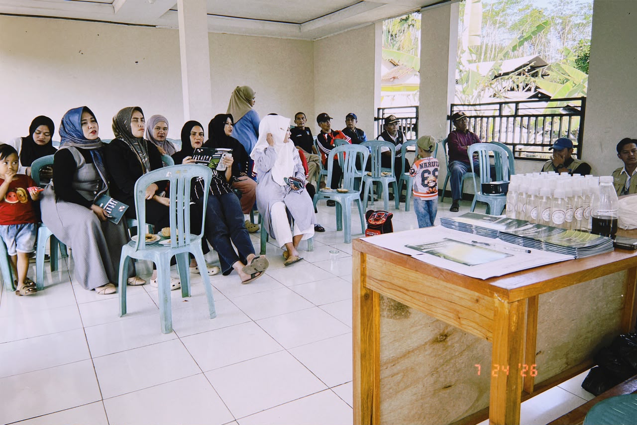 Warga Desa Bojong antusias mengikuti sosialisasi eco enzyme