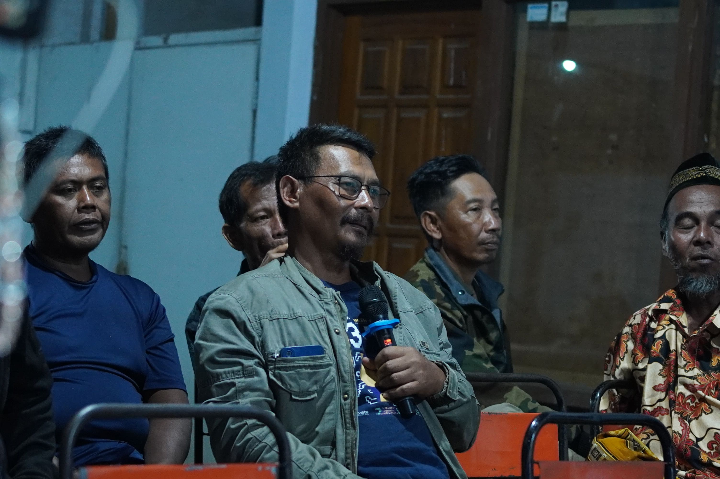Diskusi dan tanya jawab interaktif dengan petani (Dokumentasi Pribadi)