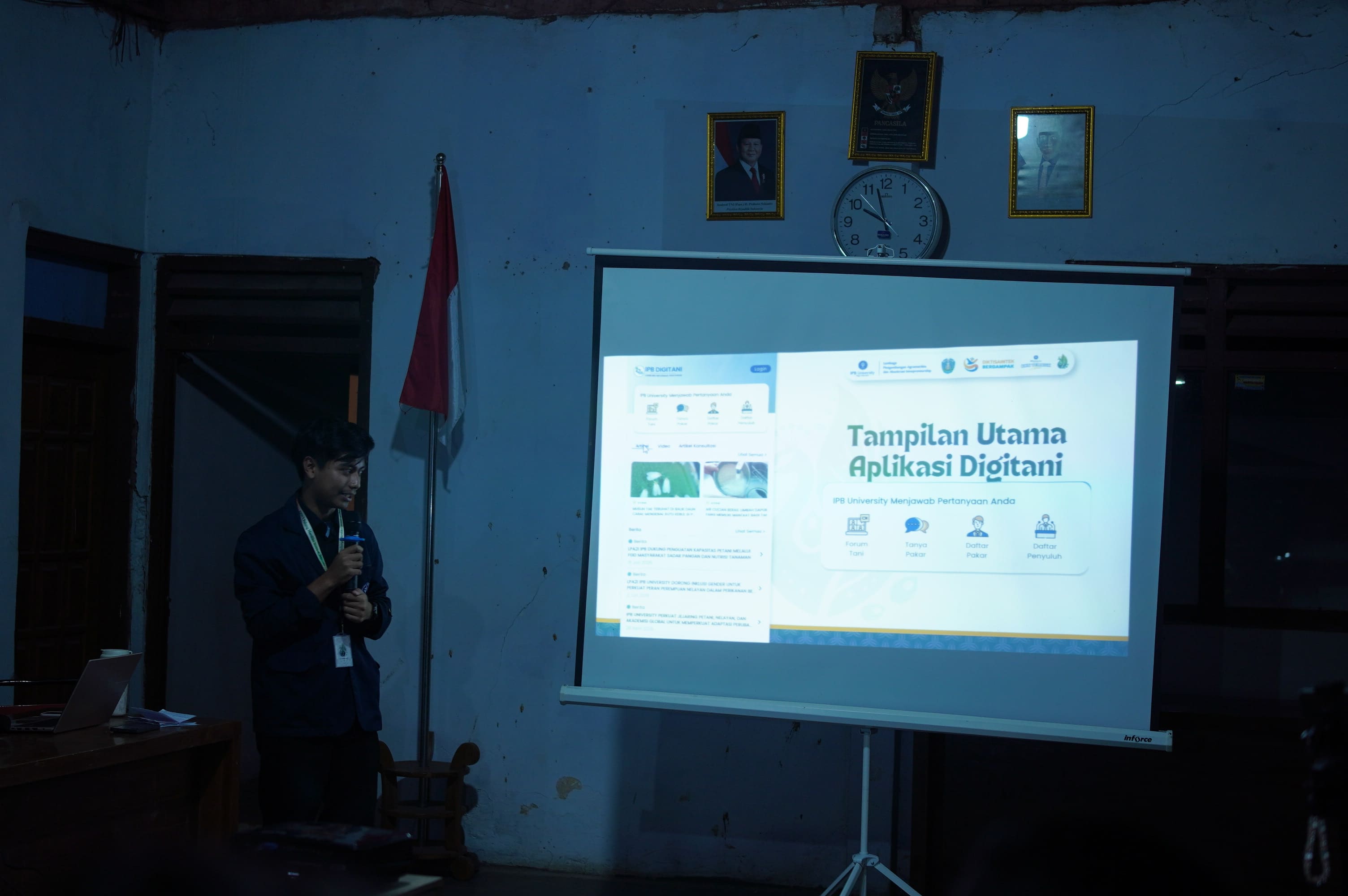 Sosialisasi aplikasi Digitani oleh mahasiswa KKNT (Dokumentasi Pribadi)