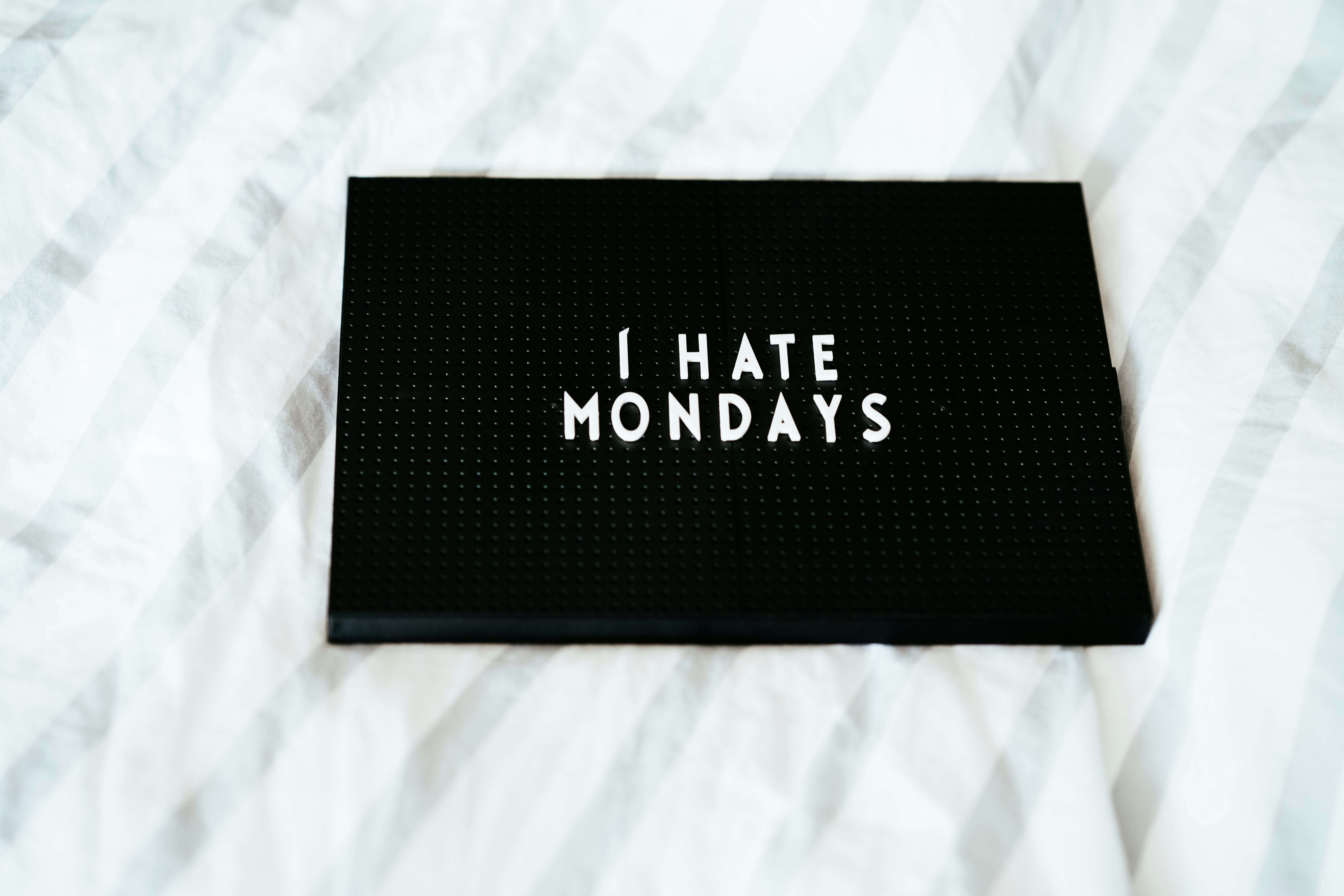 Bare Minimum Monday, Apa Itu dan Bagaimana Tren Ini Muncul? | Unsplash @Annie Spratt