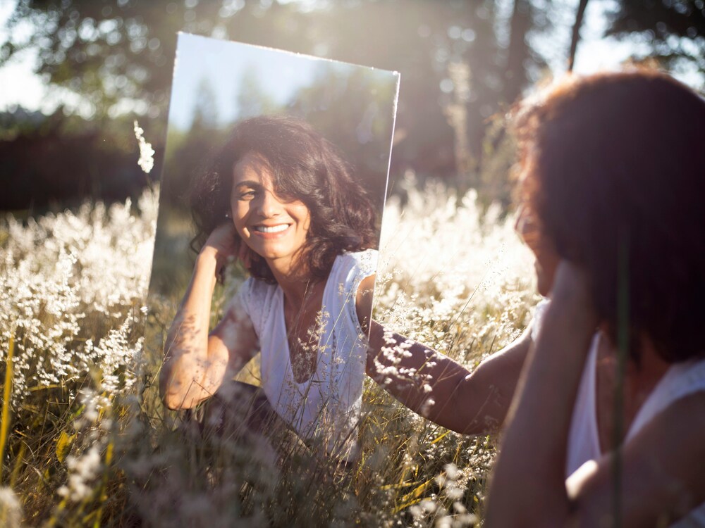 Ilustrasi self-esteem | Foto: Unsplash | Caroline Veronez