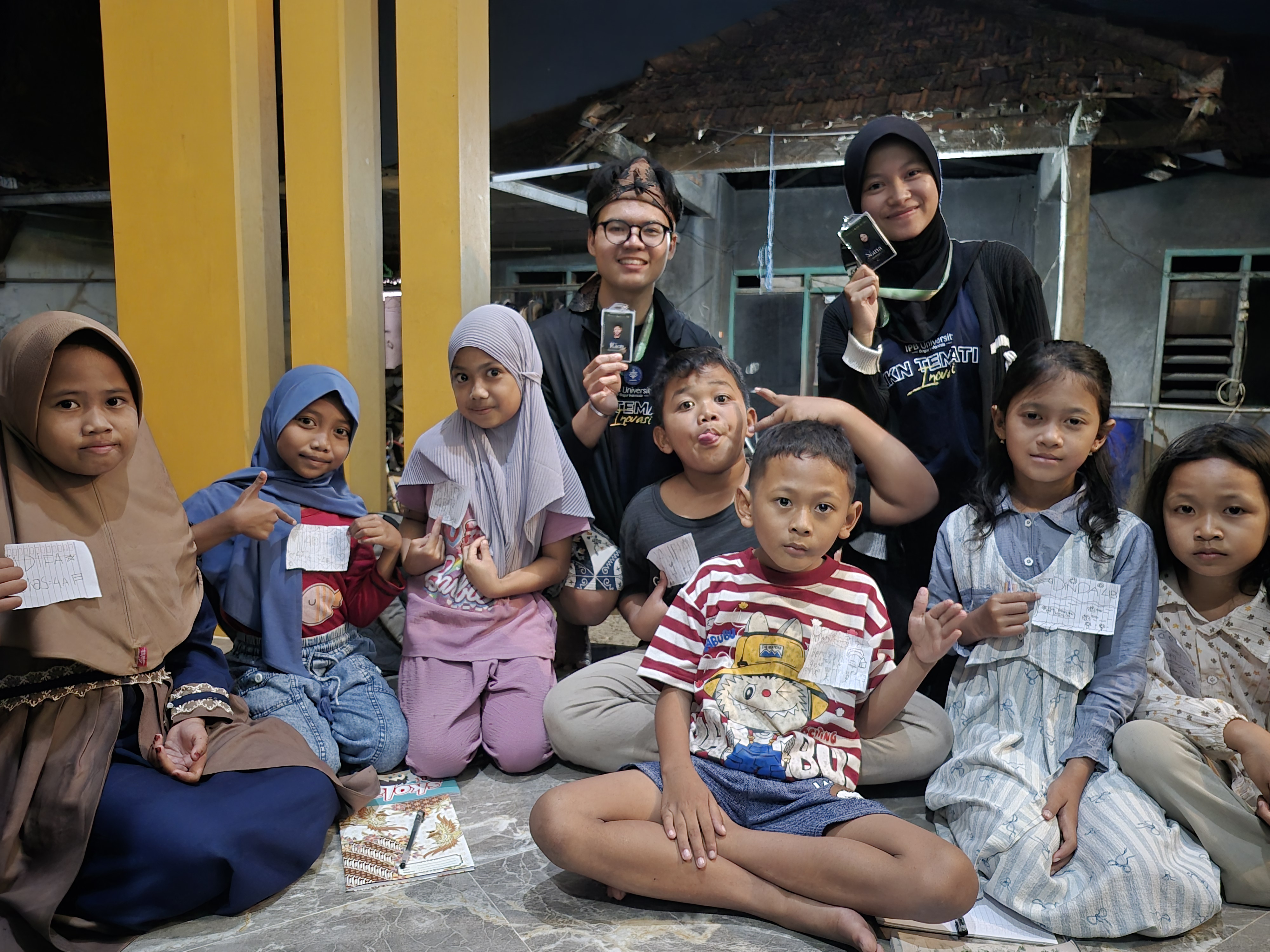 Pelaksanaan CAKRA Edu bersama anak-anak Desa Tugu Lor. © Dokumentasi SedulorProject