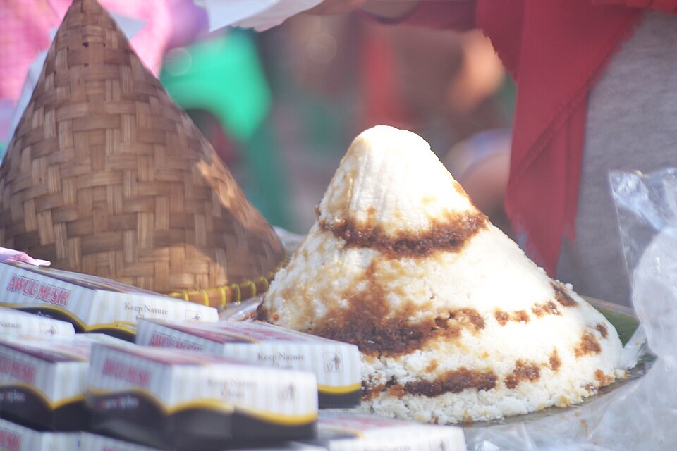 Awug atau kue dodongkal, makanan tradisonal khas Jawa barat | Wikimedia Commons | Yuriandrian85