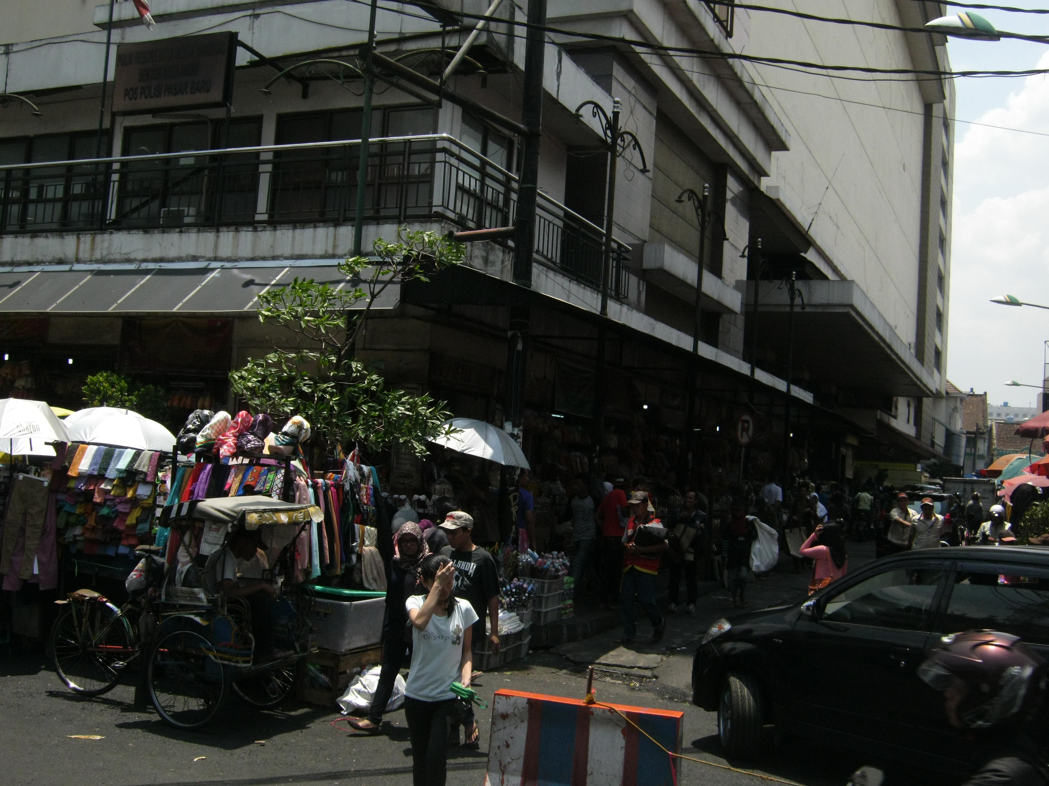 Pasar Baru, Otista, Kota Bandung | Foto: Wikimedia Commons | Karya: Devitapra