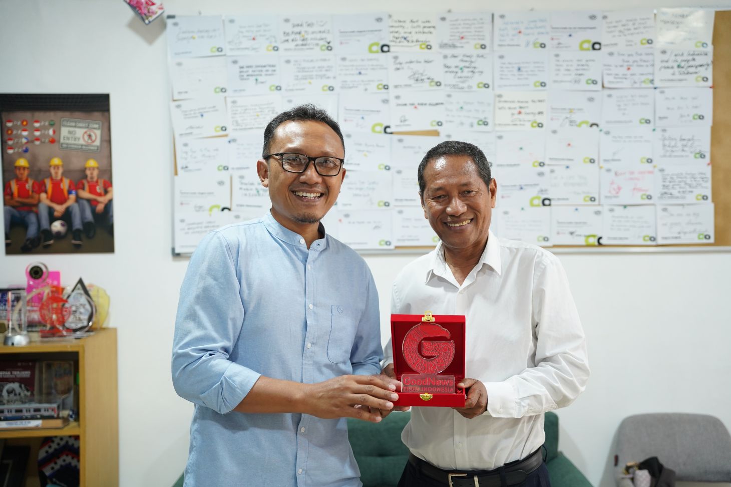 Konselor Kedutaan Besar Timor Leste untuk Indonesia, Domingos Savio (kanan)