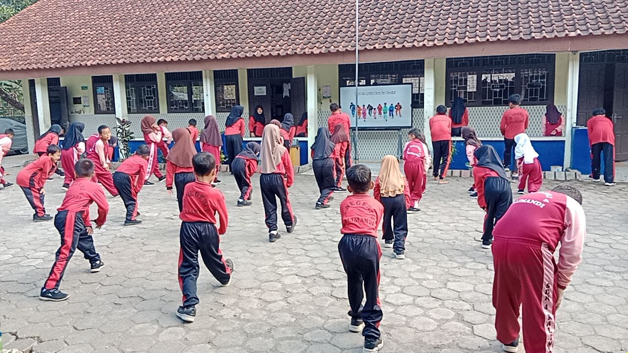 Senam Anak Indonesia Hebat