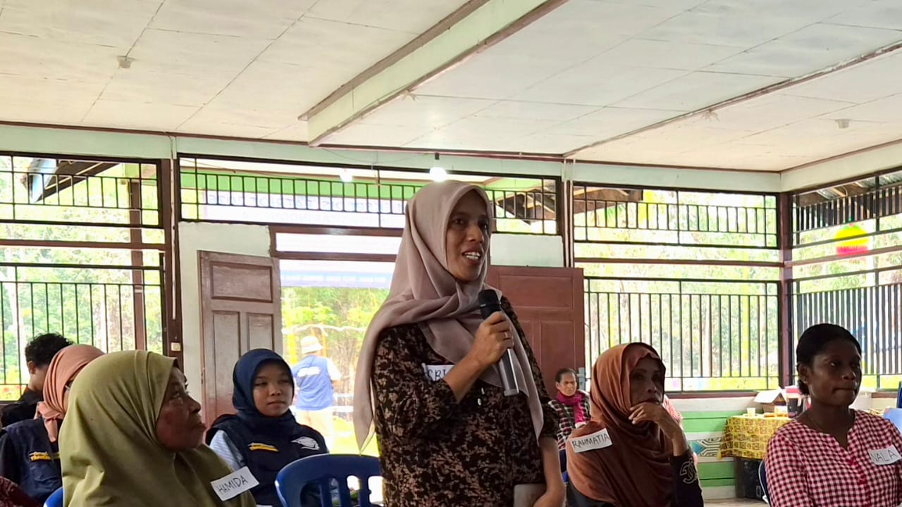 CaptioPeserta Pelatihan sedang berkonsultasi terkait pengembangan homestay untuk di masa depan | Dokumentasi Pribadi