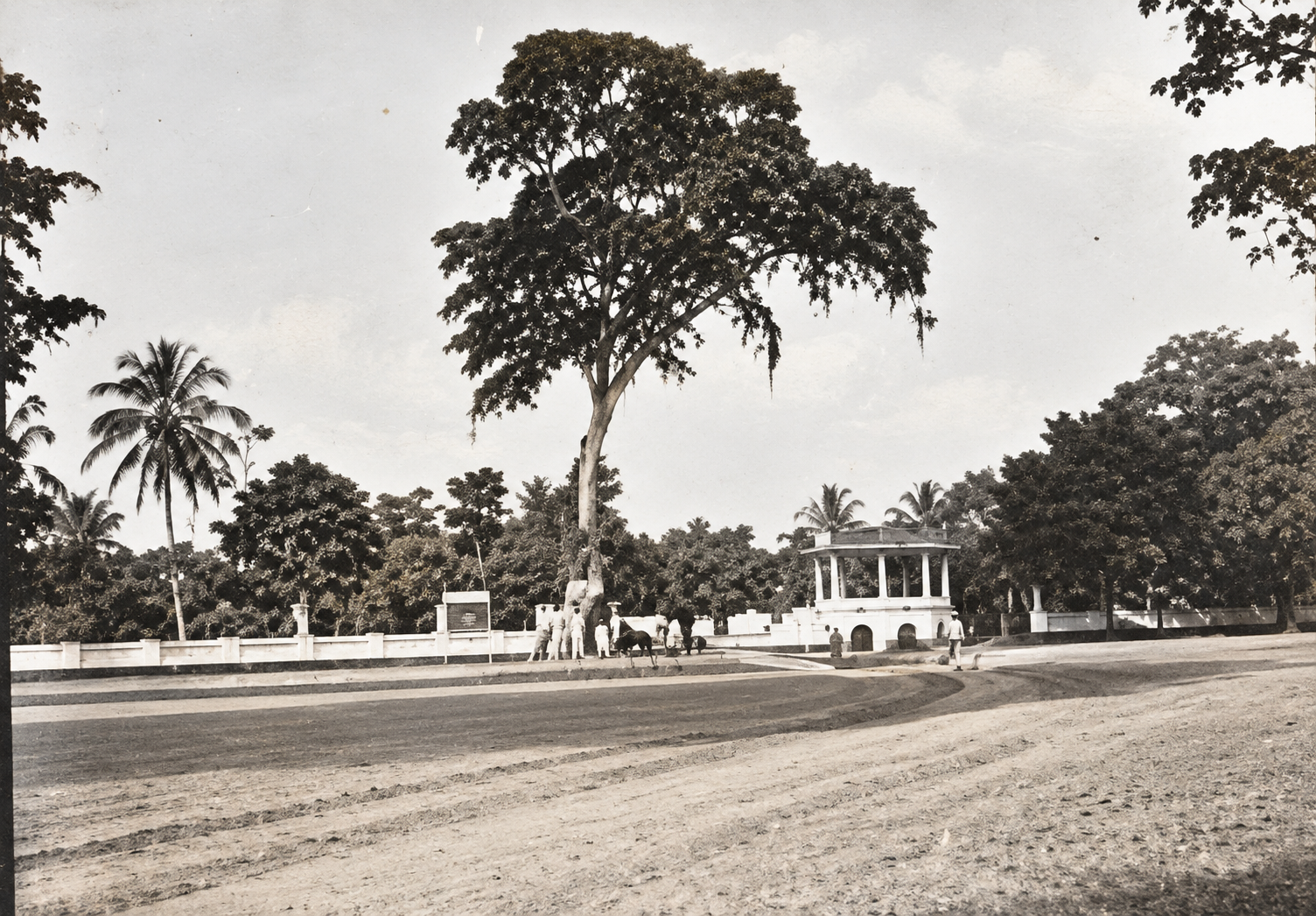 Alun-Alun Garut Sekitar Tahun 1914/Foto : Kitlv