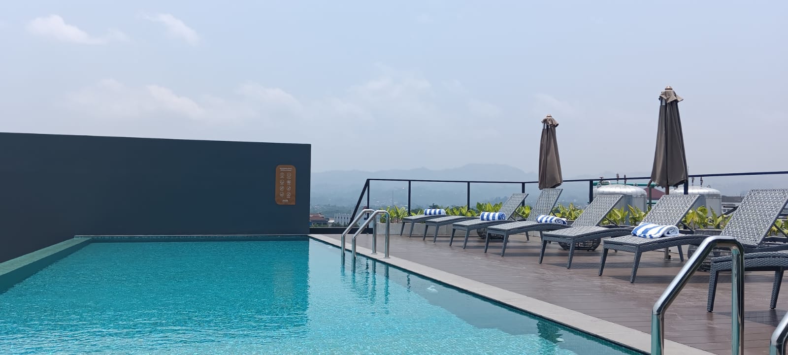 Kolam renang air panas di Artotel Wanasaba | GNFI