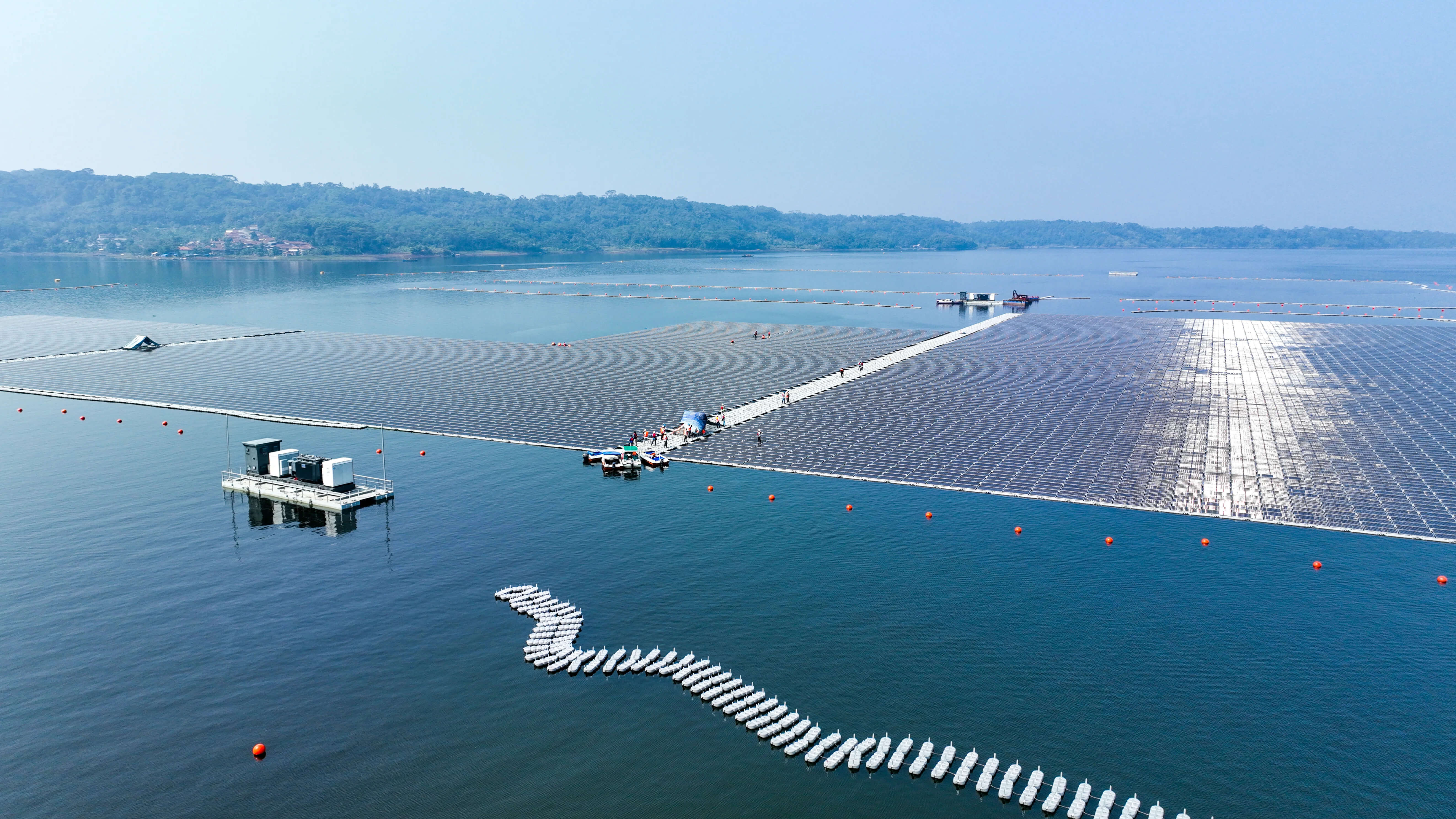 PLTS Terapung Cirata, Jenis Pembangkit Listrik Energi Terbarukan Terbesar di Asia Tenggara | PLN Nusantara Renewables