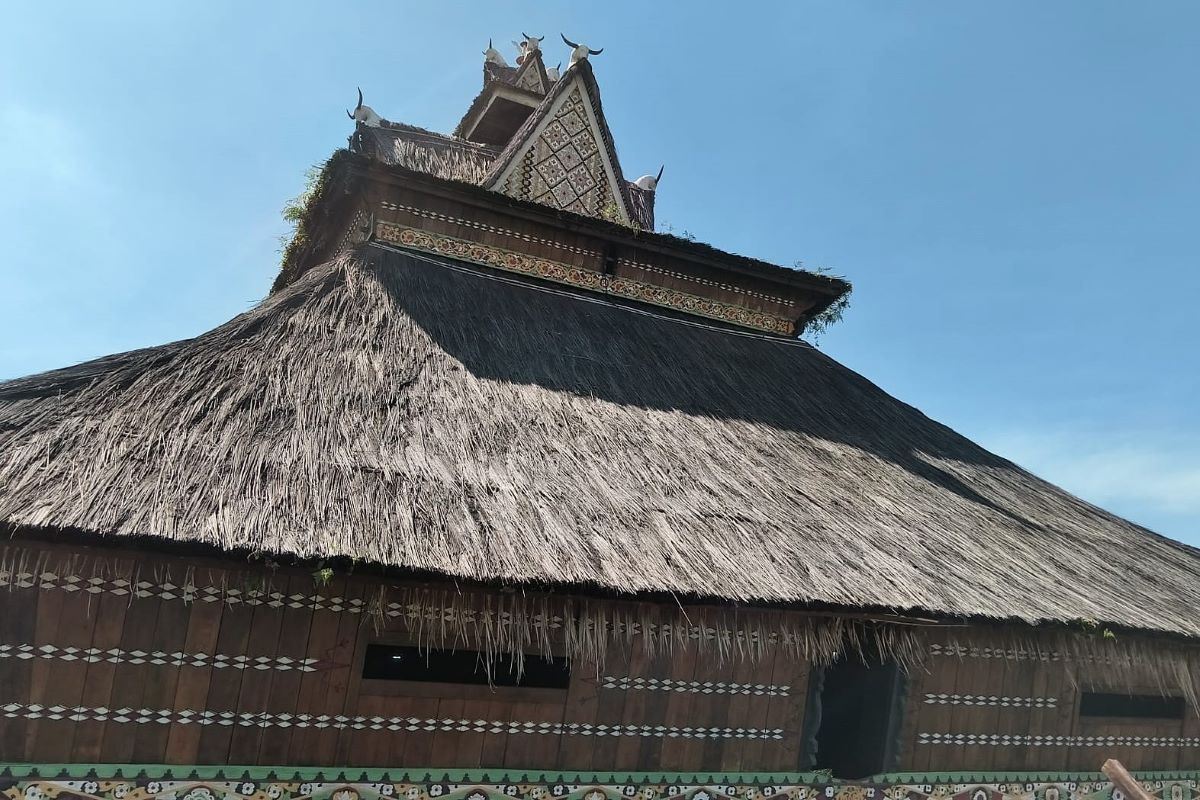 Rumah adat Karo Siwaluh Jabu (sumber: Yunita Setyoningrum dkk.)