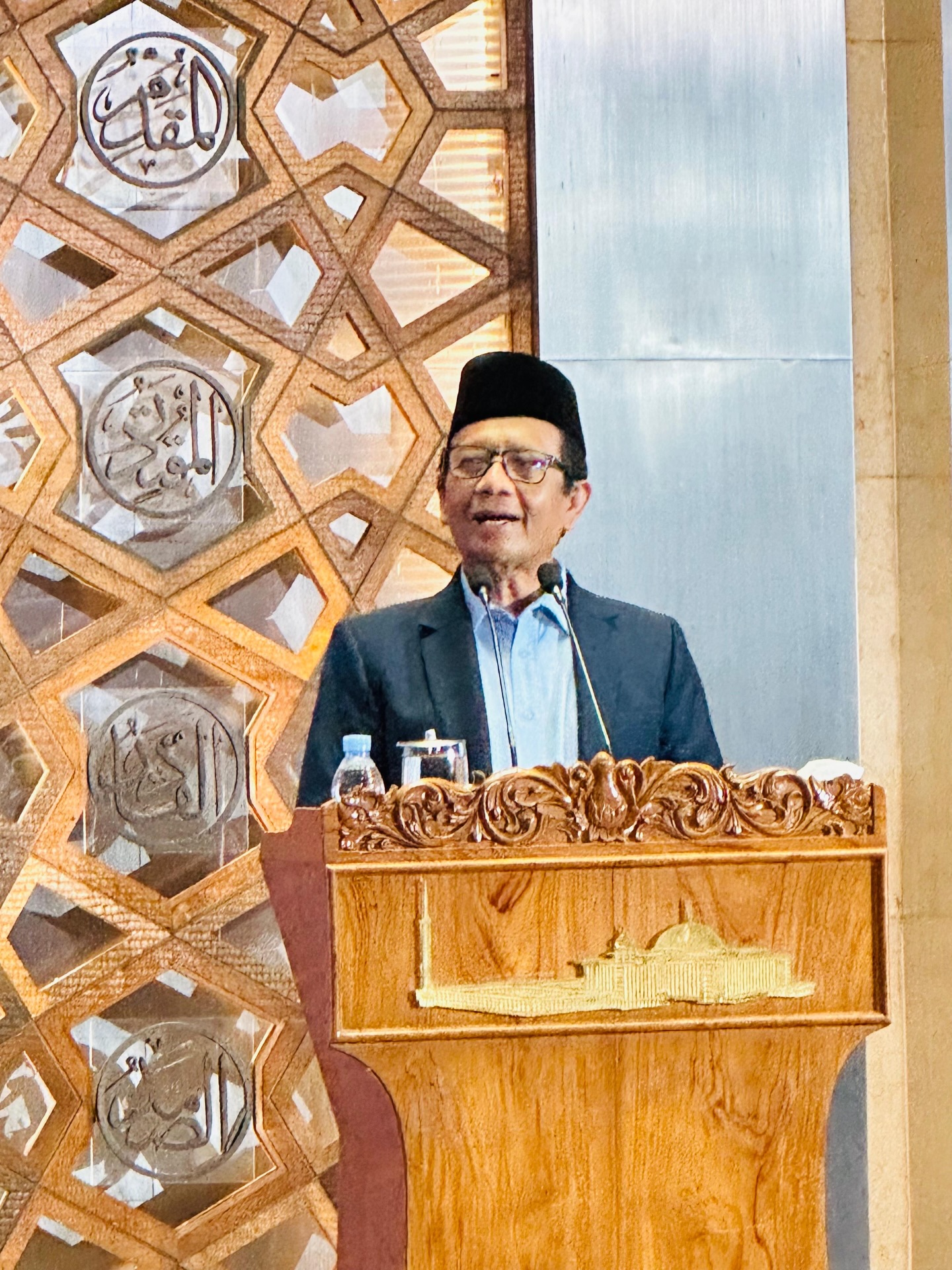 Mahfud MD, Alumni Pesantren yang Sukses Jadi Profesor dan Politisi