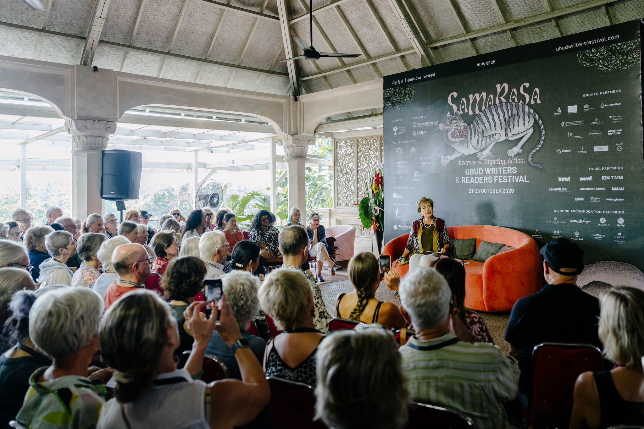 Tari Lang delivers the UWRF 2026 keynote, reflecting on personal memory and Indonesia’s history, on October 22.