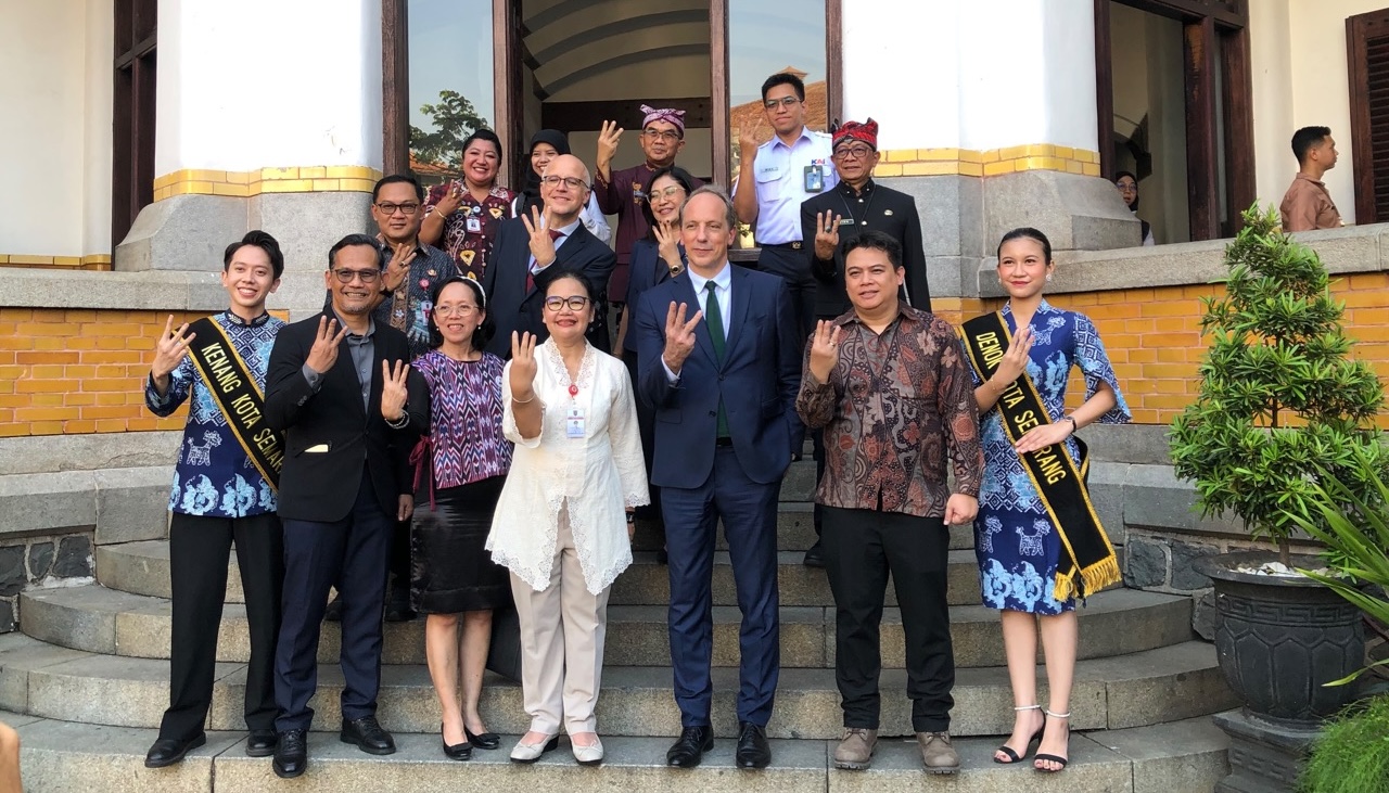 French Ambassador Fabien Penone joins Semarang officials and partners at Lawang Sewu during the launch of the Rimbaud Res (IFI))