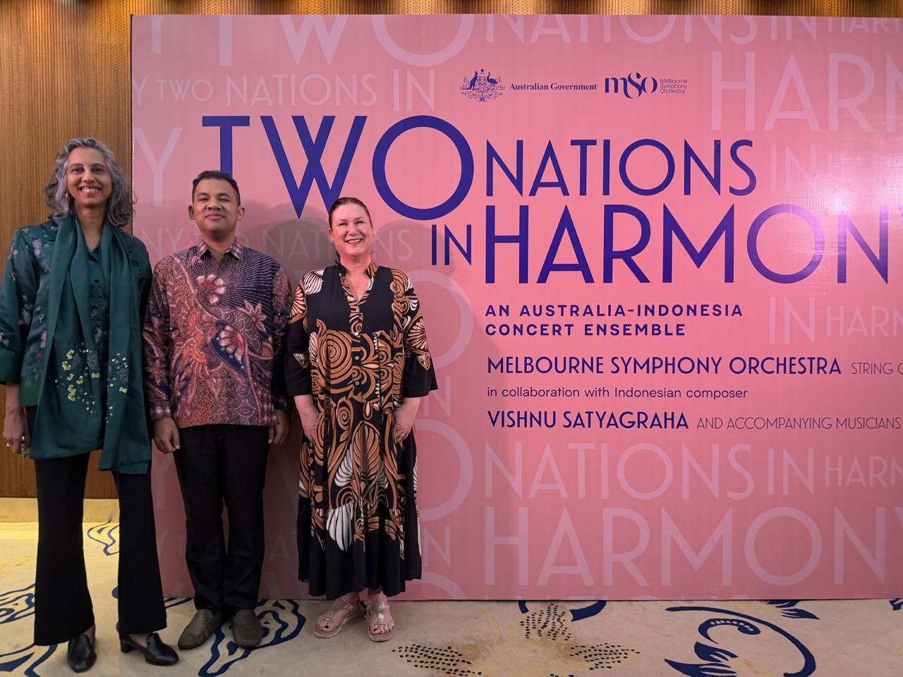 Australian Chargé d’Affaires to Indonesia Gita Kamath (left), Indonesian composer Vishnu Satyagraha (center), and Melbourne Symphony Orchestra Chief Operating Officer Suzanne Dembo (right) during the "Two Nations in Harmony" concert in Jakarta