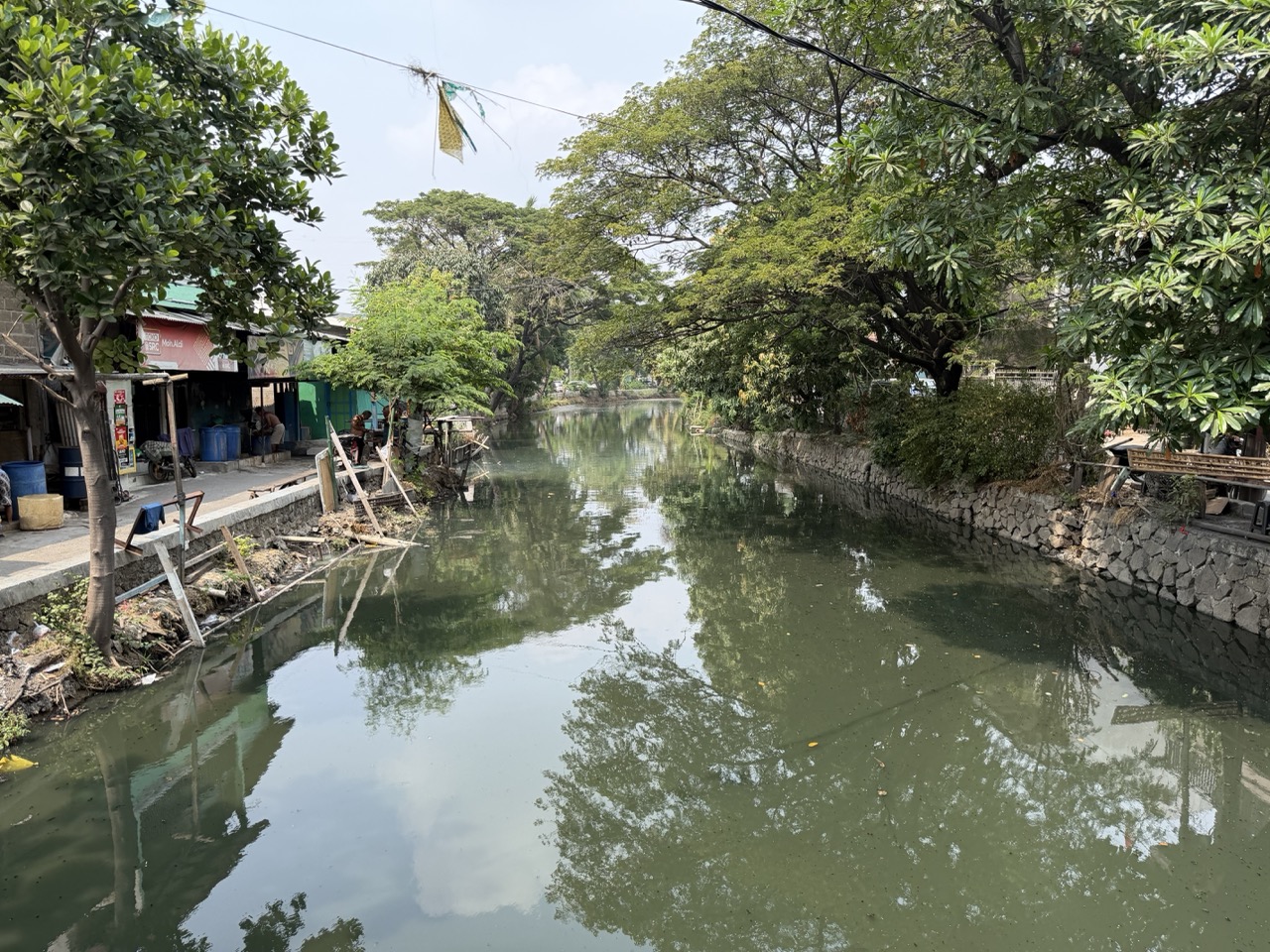 The Old Cakung waterway in Kampung Batu Tumbuh, believed to be connected to the ancient Gomati channel recorded in the Tugu Inscription.