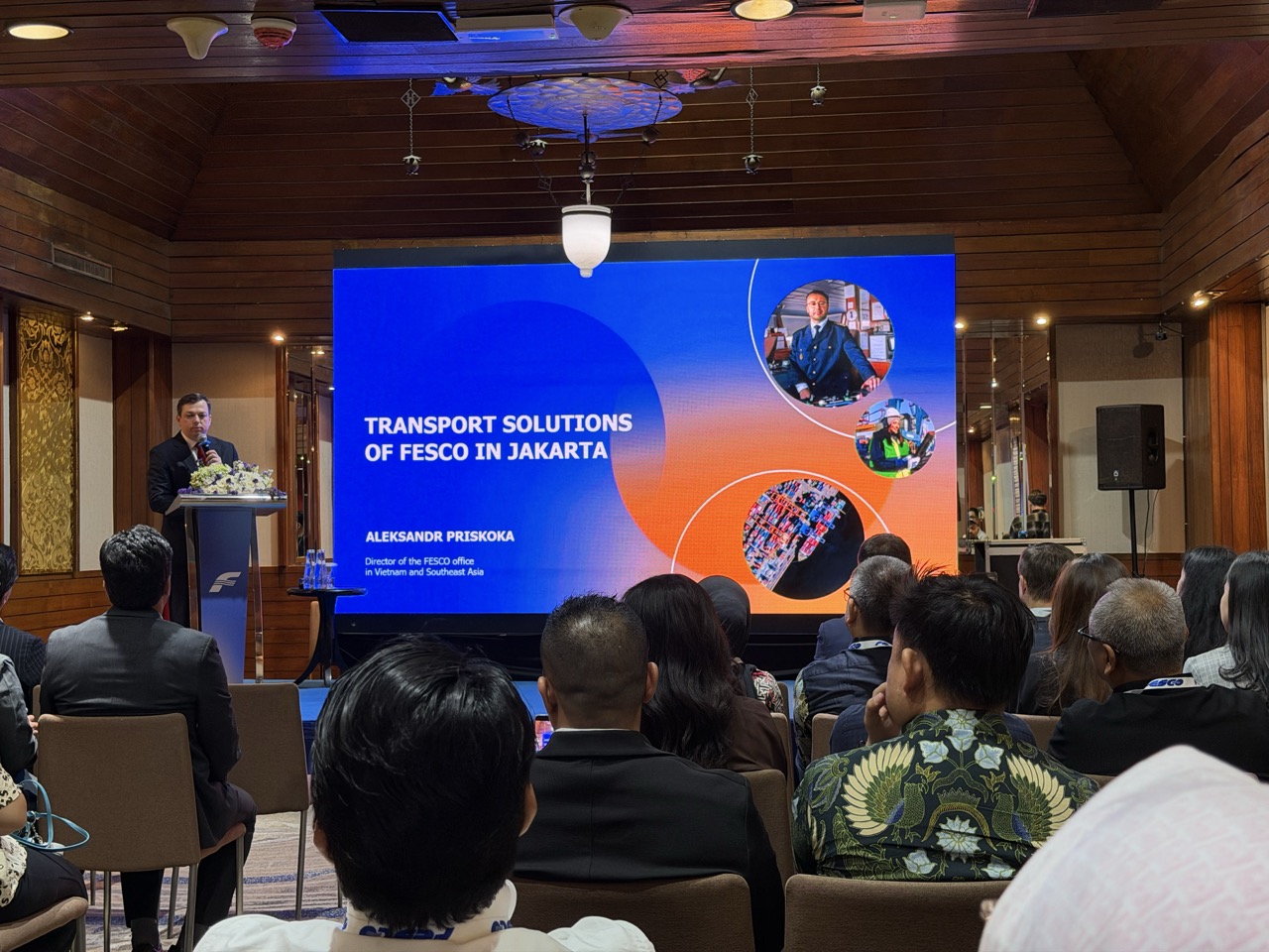 Aleksandr Priskoka presents FESCO’s transport solutions during its client meeting at Sari Pacific Jakarta on October 22, 2026.