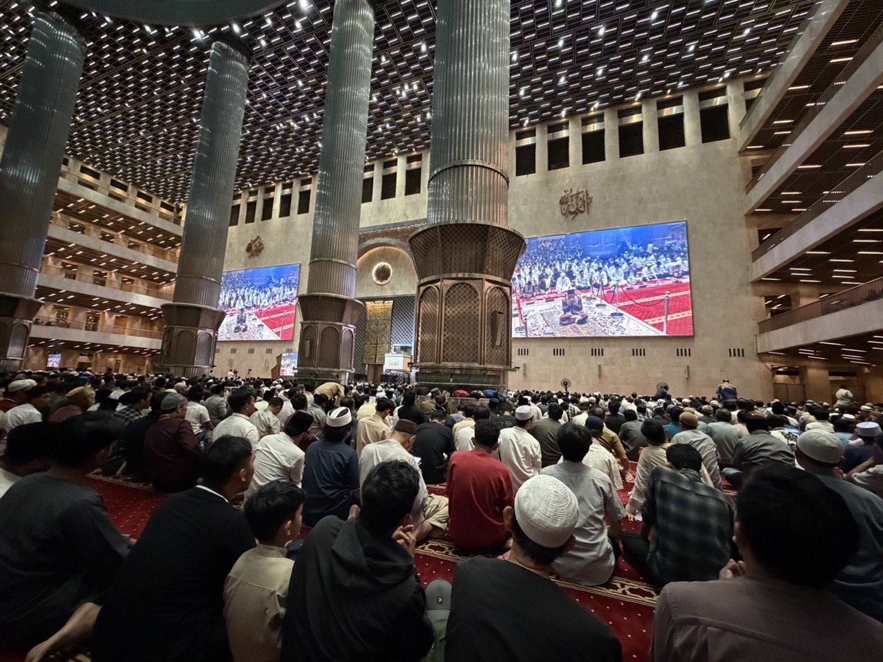 Tarawih prayer in Istiqlal mosque, the largest mosque in Southeast Asia