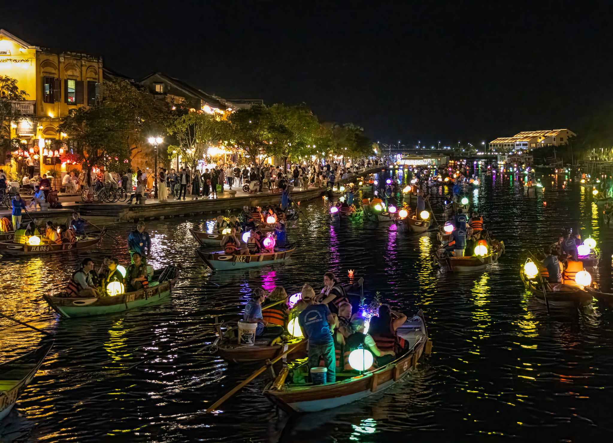 The Hoi An Lantern Festival celebrated along the Hoai River/ Ray in Manila/Flickr