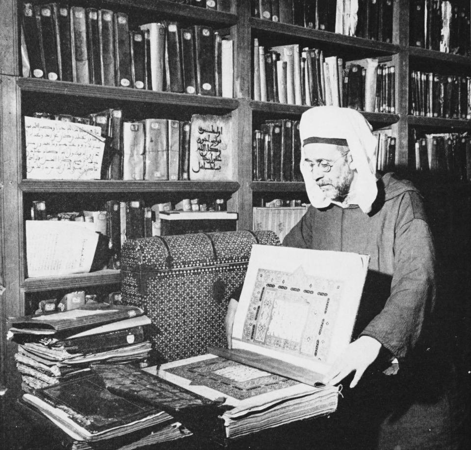 A scholar at the University of al-Qarawiyyin's library | Moroccan Office of Information and Documentation
